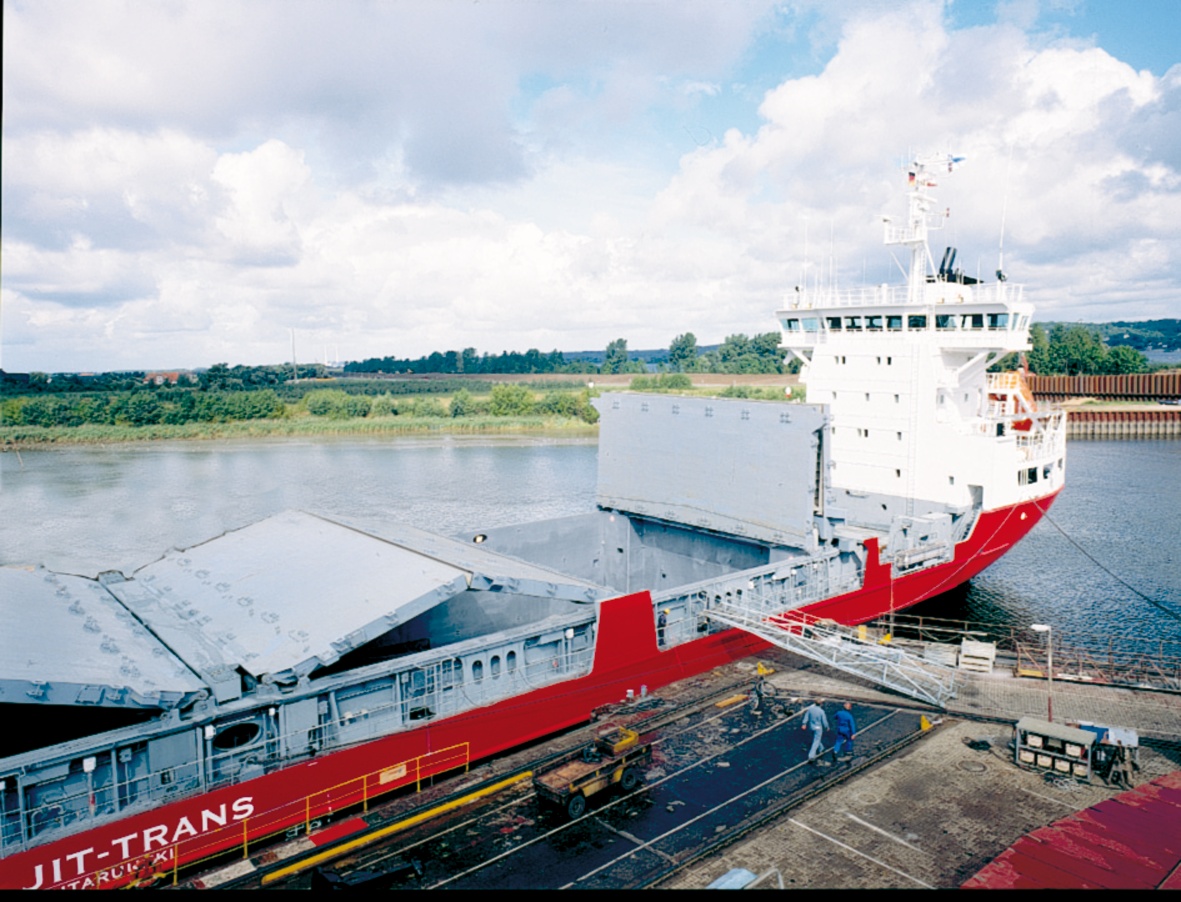 Folding hatch covers